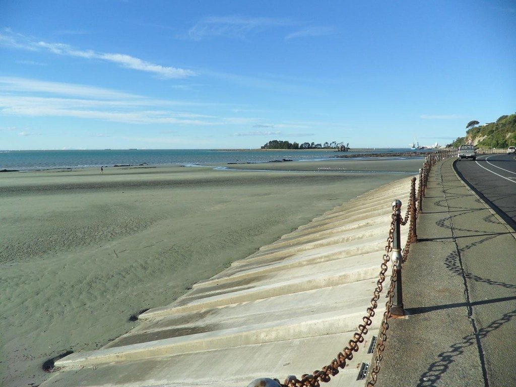 Sand flats beside the sea wall at Tāhunanui Beach, March 2009.