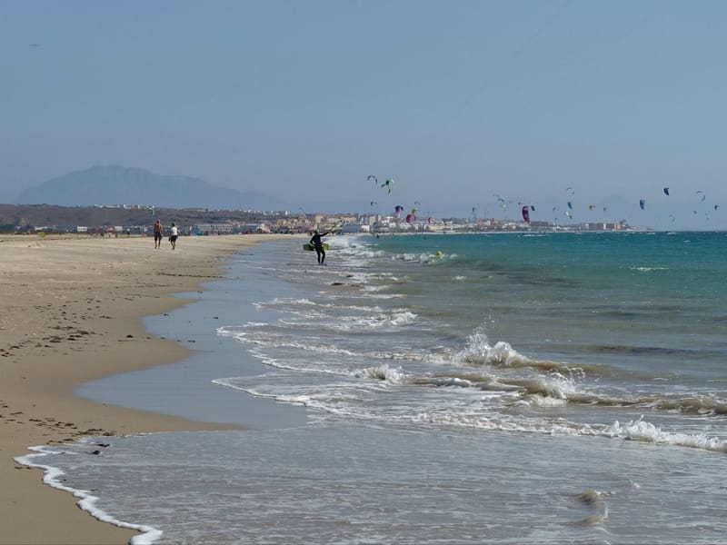 Kitesurfing at Tarifa, Los Lances